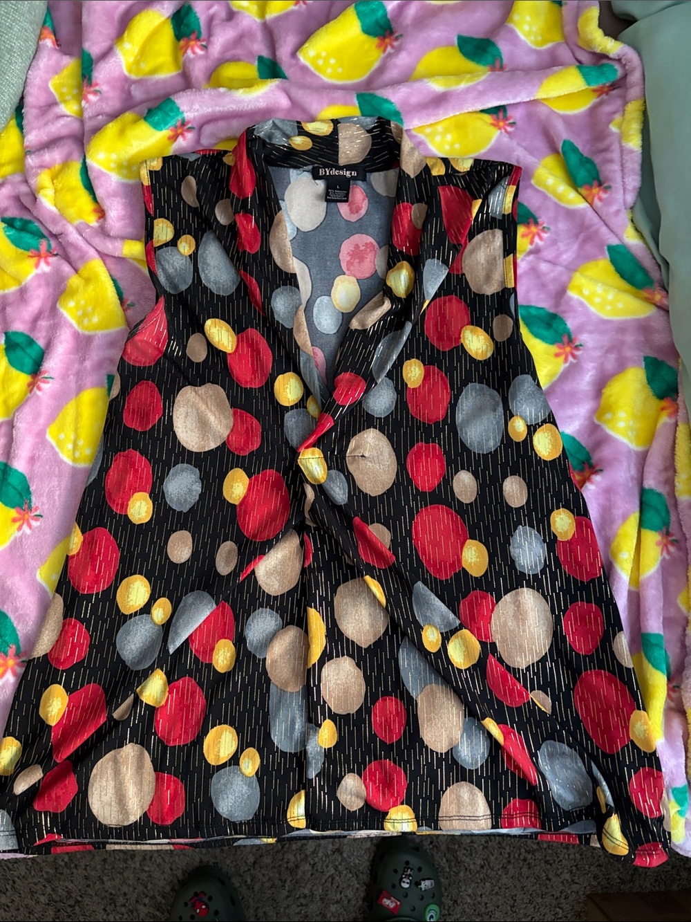 Polka Dot Sleeveless Blouse with Collared V-Neck